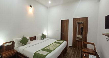 HOTEL DREAM ORCHID Room Type - Deluxe Room