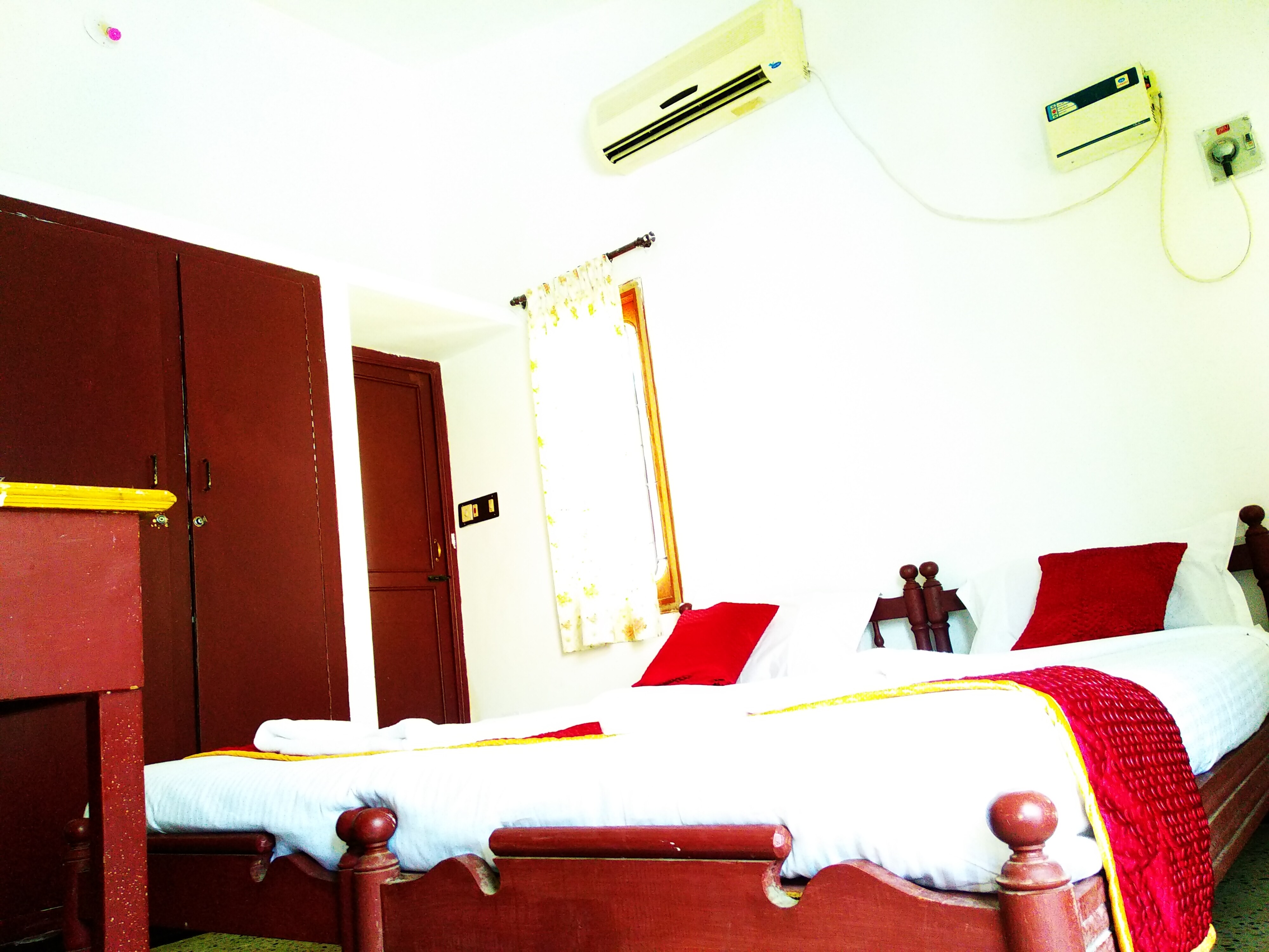 Comfort Inn - Tap to explore photos