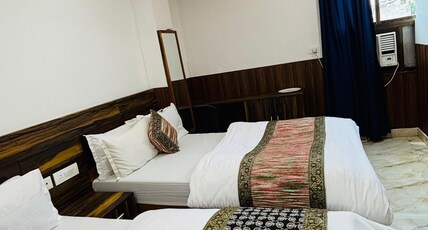 SR HOTEL Room Type - Super Deluxe Room