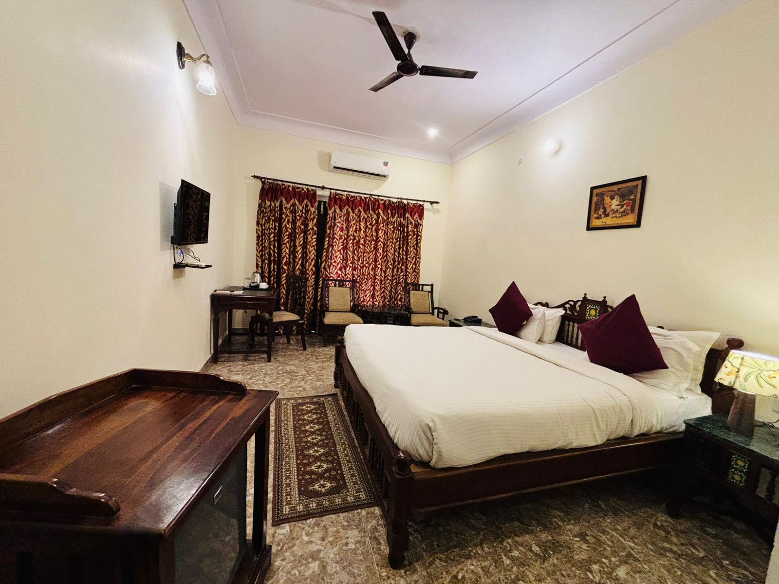 Hotel Moti Mahal - Tap to explore photos