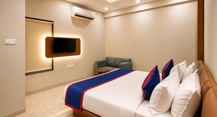 Hotel Srinivasa Premier Room Type - Deluxe Room