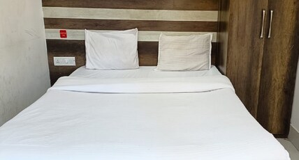 Hotel Green Palace Room Type - Deluxe AC
