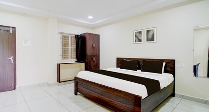 Hotel O Ramavarapadu Near PVR Icon Room Type - Classic