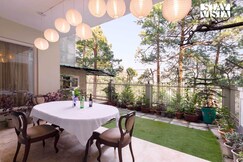 StayVista at 2 Rooms On LG @ Villa In The Mist