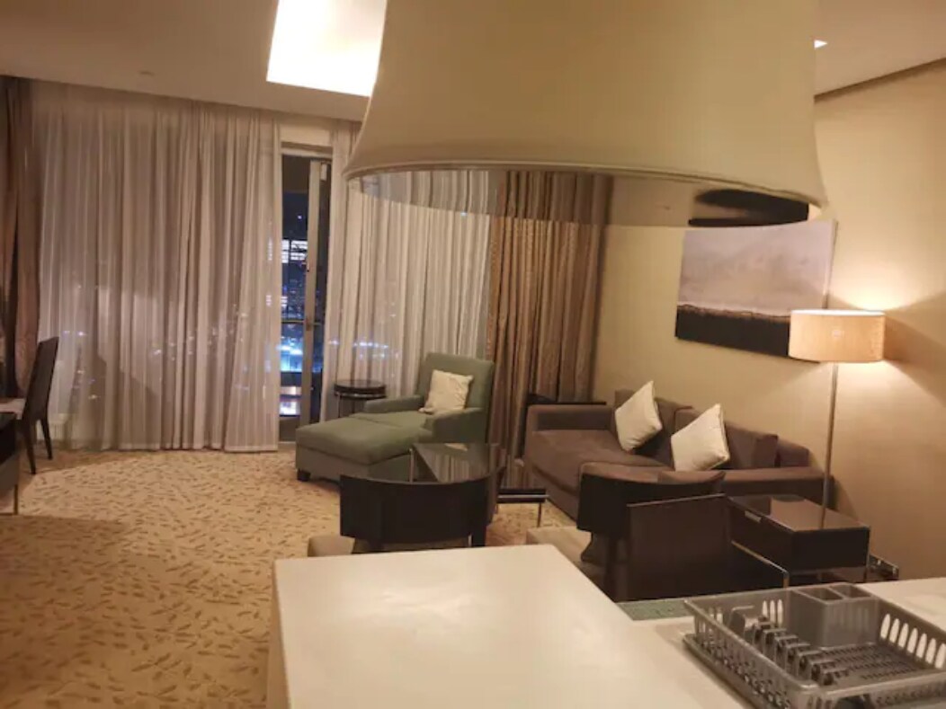 Luxury 3 Bed-Address Dubai Mall - Tap to explore photos