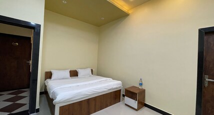 Girdharpalace Room Type - Bedroom 2
