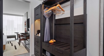 Canopy by Hilton San Antonio Riverwalk Room Type - 1 KING BED PREM RIVER VIEW