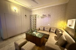 Premium 1BHK By Saini Homestay