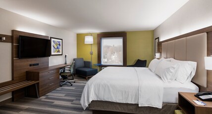 Holiday Inn Express & Suites SASKATOON CENTRE Room Type - 1 King Standard Extra Floor Space Holiday Inn Express & Suites SASKATOON CENTRE Room Type - 1 King Standard Extra Floor Space