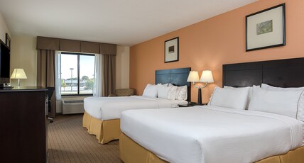 Holiday Inn Express & Suites LAFAYETTE EAST Room Type - 2 Queen Beds Standard Mobil Access Tub