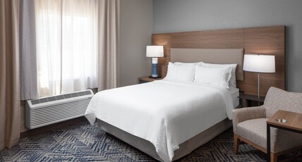Candlewood Suites St. Robert, an IHG hotel Room Type - 1 Queen Studio Suite