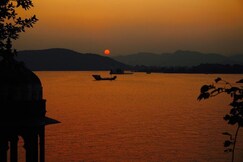 Paddys Loft The Lake View Hostel