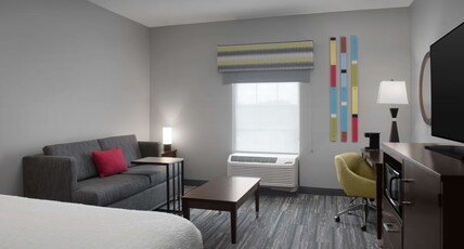 HAMPTON INN STATESBORO GA Room Type - 1 KING STUDIO W  SOFA NS