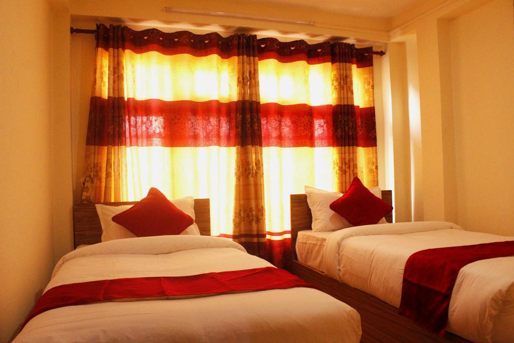 Mountain Backpackers Hostel - Tap to explore photos