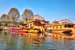 Zaffer Group of Houseboats