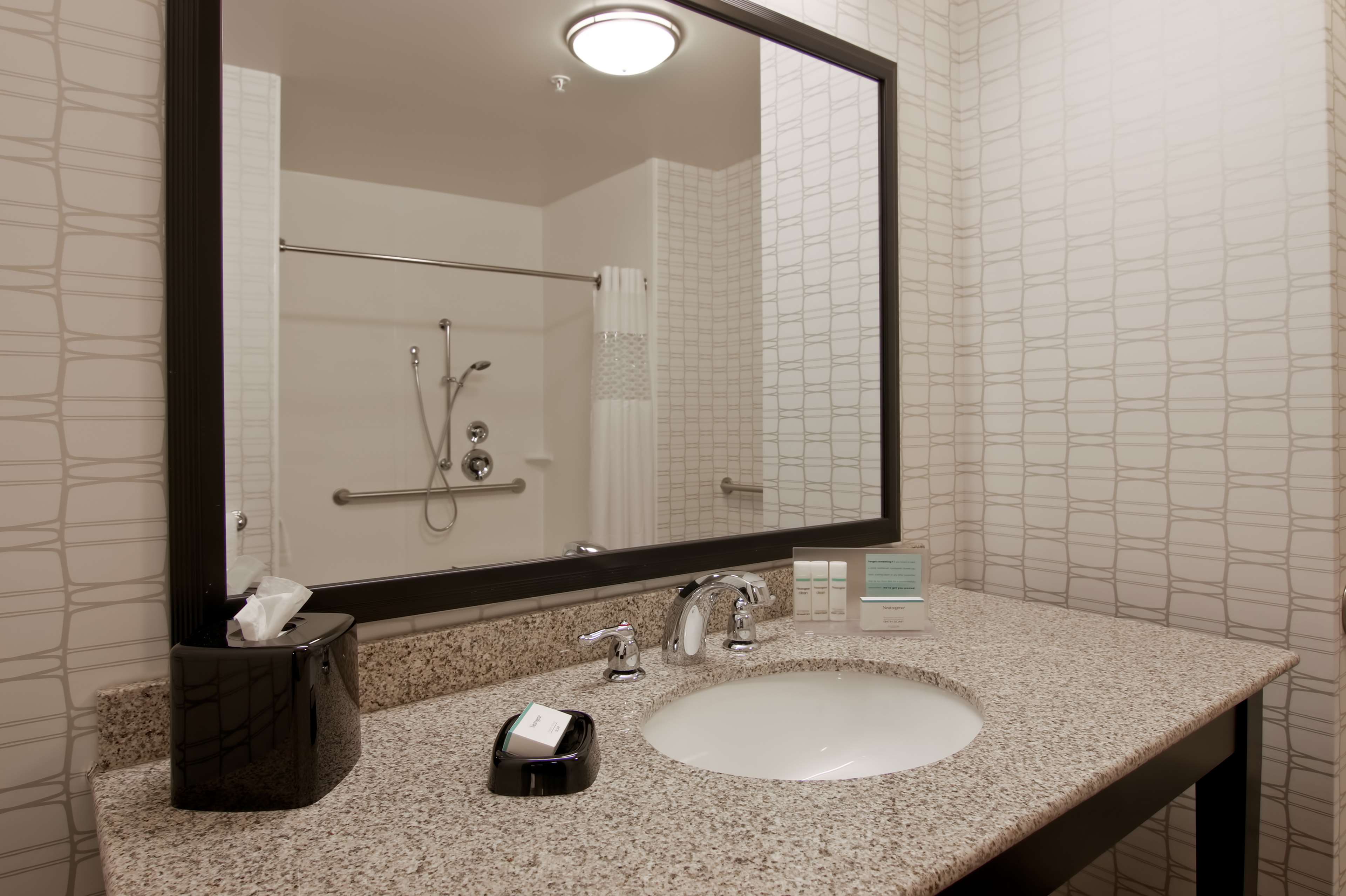 Hampton Inn & Suites Bellevue Downtown-Seattle, WA - Tap to explore photos