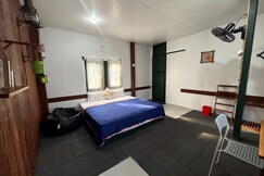 Whispering Willows Rooms and Caretaker