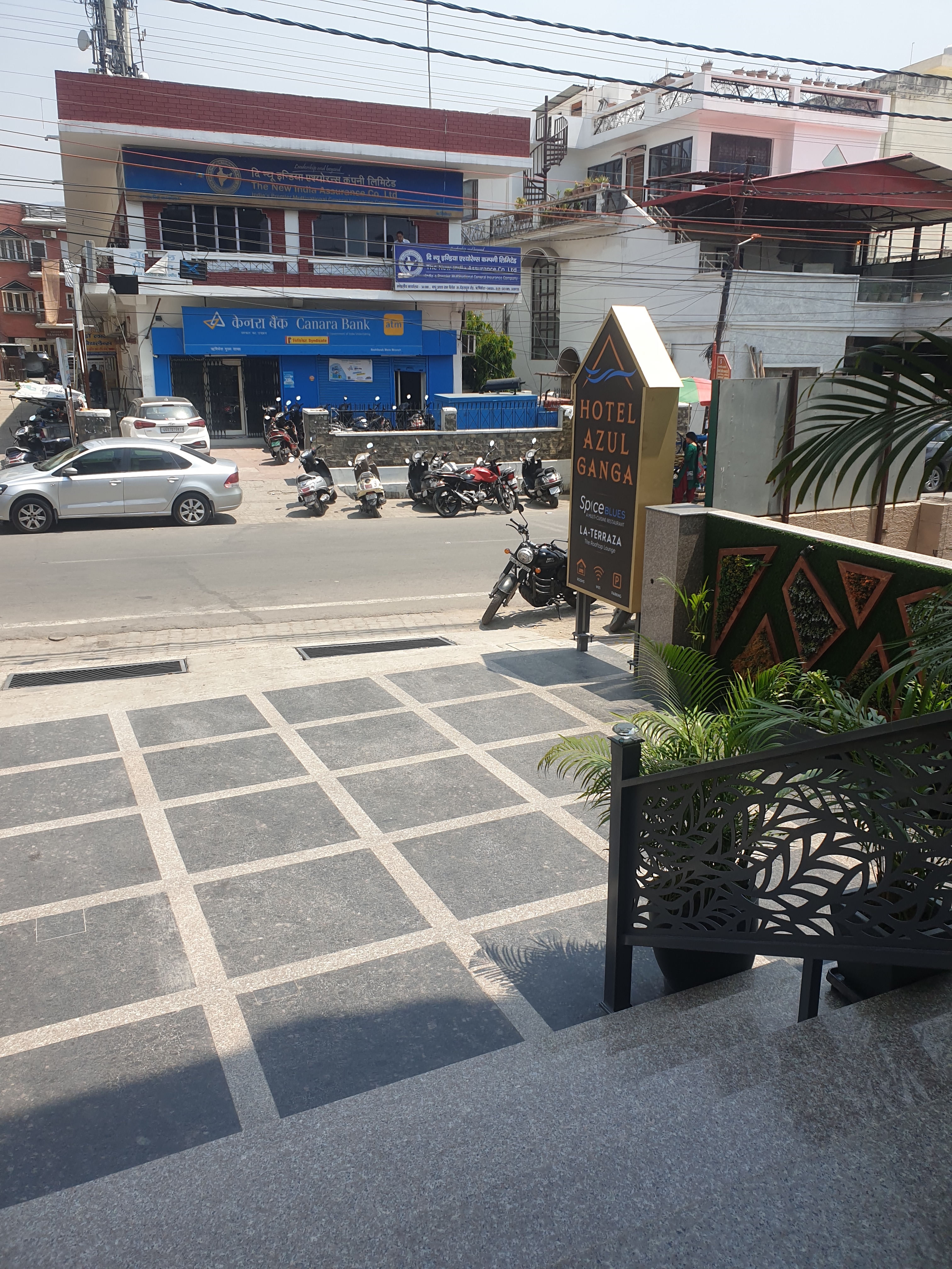 Hotel Azul Ganga @ 5min Drive to Triveni Ghat - Tap to explore photos