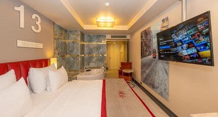 Ramada By Wyndham Istanbul Pera Room Type - Deluxe Room with Jetted Tub