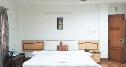 HOTEL VINAYAK & RESTAURANT PAMM Room Type - Deluxe Triple AC Room