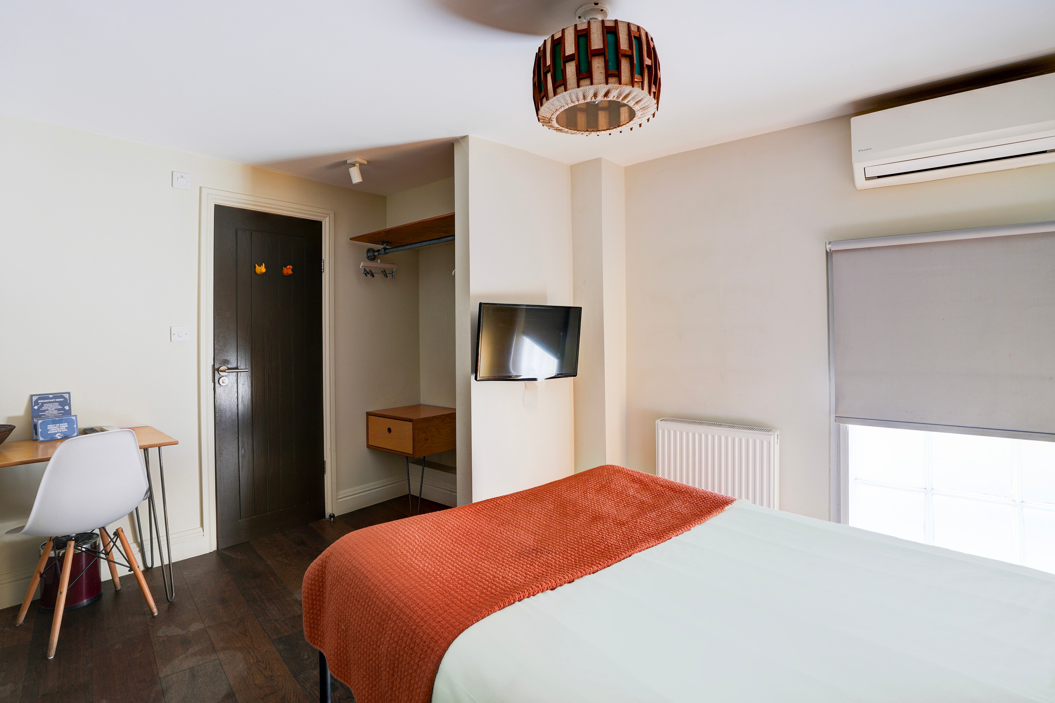 Peckham Rooms Hotel by Belvilla - Tap to explore photos