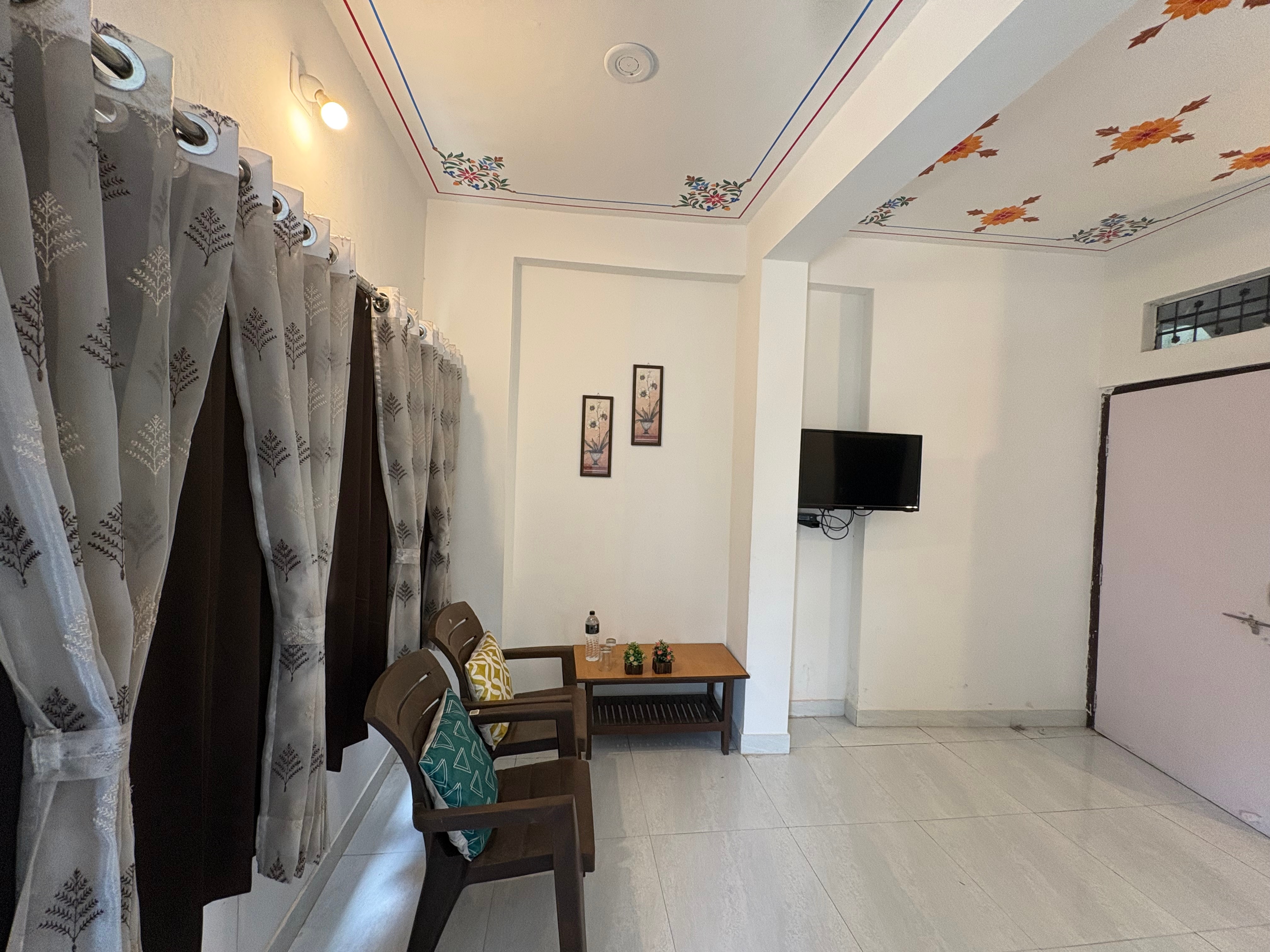 Hotel Shiv Palace Udaipur - Tap to explore photos