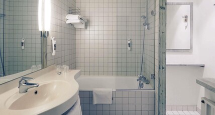Mercure Millau Room Type - Classic Room - 2 single beds