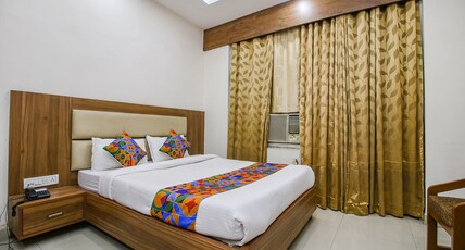 FabHotel Silver Inn I- Near Prabhat Chauraha Room Type - Deluxe Room