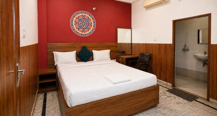 Hotel Rudra I Near Dashashwamedh Ghat Room Type - Deluxe AC Premium Double Bedroom
