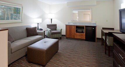 Holiday Inn Express & Suites WILLMAR Room Type - 2 Queen Suite