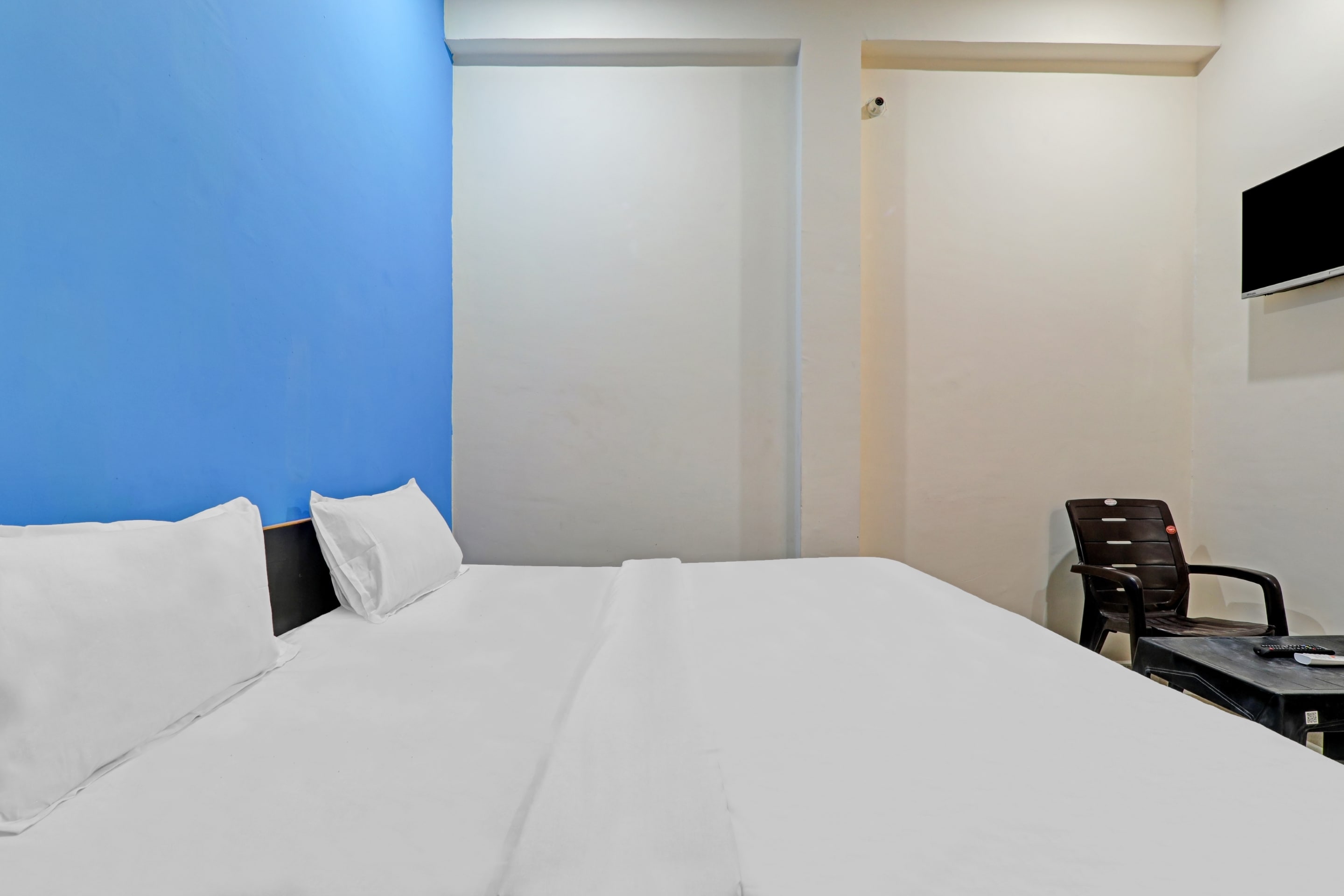 Hotel O Chitransh Guest House - Tap to explore photos