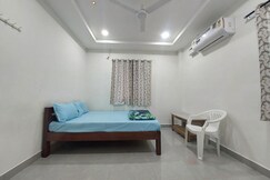 Sreenivasa Nilayam Lodge Ac/ Non Ac Delux Rooms