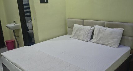 Swagat Lodging AC Room Type - Luxury room