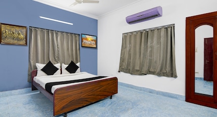 Smart Stay by Brill Rooms Near Karunamayee Room Type - Deluxe Rooms with Bathtub Smart Stay by Brill Rooms Near Karunamayee Room Type - Deluxe Rooms with Bathtub