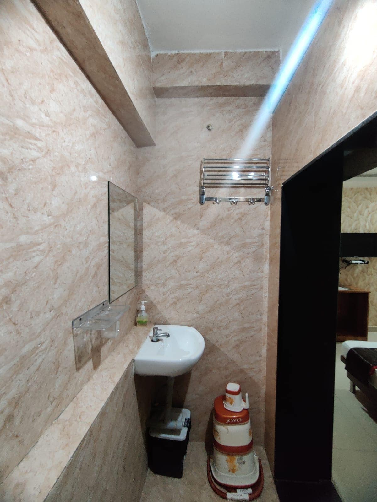 Mansi Service Apartment - Tap to explore photos