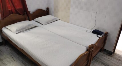 Universal Inn Room Type - Normal Budet Non Ac Room