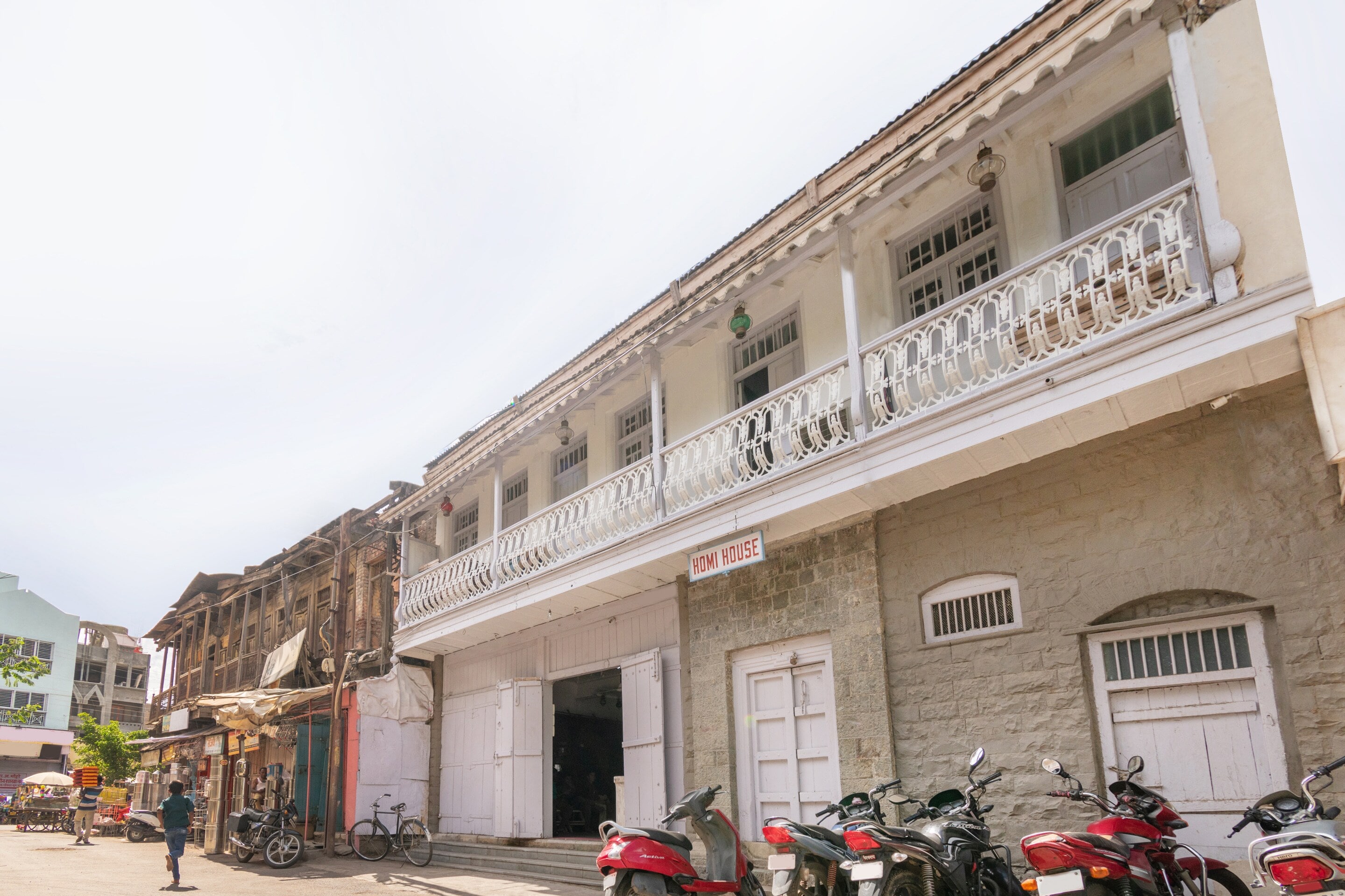 OYO 41090 Homi House - Tap to explore photos