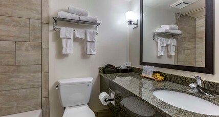 Best Western Plus Scottsdale Thunderbird Suites Room Type - Suite-1 King Bed, Non-Smoking, Separate Bedroom, Vip Room, Balcony, Wet Bar, Full Breakfast