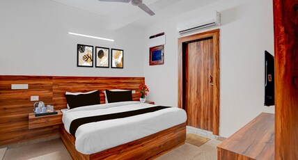 Collection O Toll Plaza Kherki Daula Manesar Formerly Hotel Sky Room Type - Classic with Balcony Collection O Toll Plaza Kherki Daula Manesar Formerly Hotel Sky Room Type - Classic with Balcony