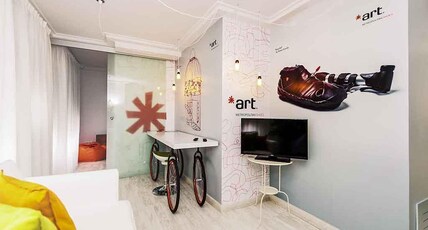 Hotel Ibis Styles La Rioja Arnedo Room Type - SUPERIOR FAMILY ROOM with a queen size bed and bunk bed