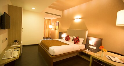 Vinaya Royal Inn Room Type - Deluxe Room