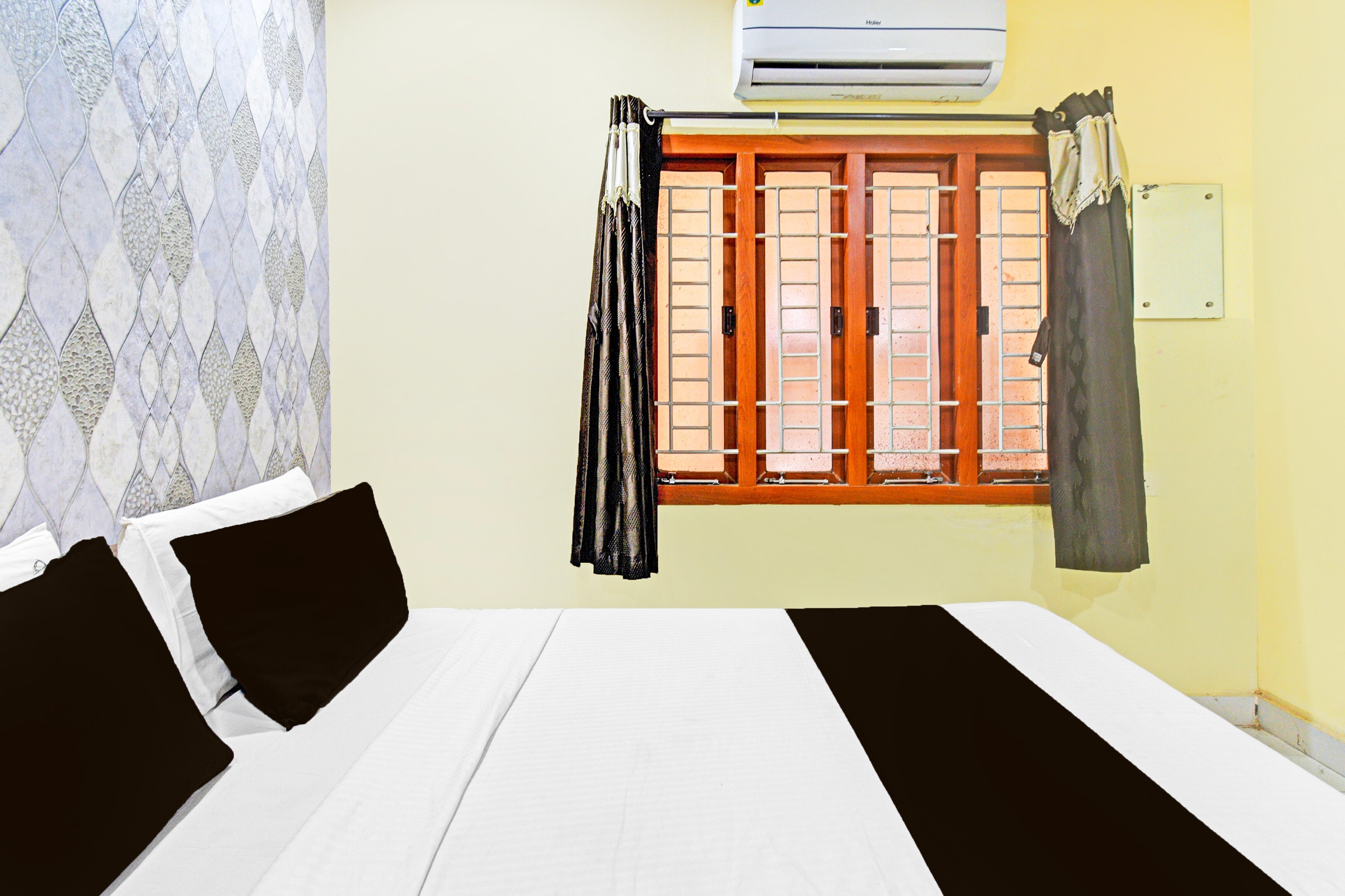 Hotel O ORANGE HOTELS JNTU - Tap to explore photos