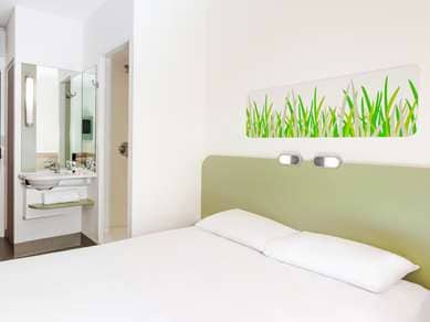 ibis budget London Hounslow - Tap to explore photos