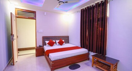 Hotel Asha Room Type - Super Deluxe Room