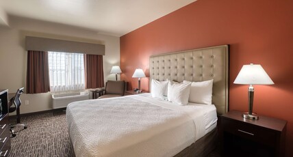 Best Western Northwest Lodge Room Type - 1 King Bed, Non-Smoking, High Speed Internet Access, Microwave And Refrigerator, Oversized Room, Ful Best Western Northwest Lodge Room Type - 1 King Bed, Non-Smoking, High Speed Internet Access, Microwave And Refrigerator, Oversized Room, Ful