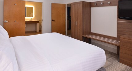 Holiday Inn Express OLEAN Room Type - 1 King Suite Communications Accessible