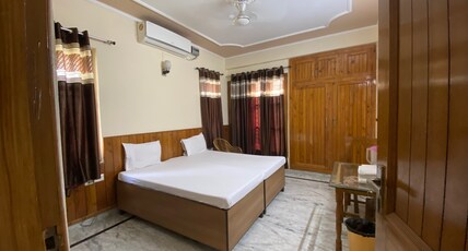 Harisharnam Homestay | 2 Kms From IT PARK Room Type - Triple bed room
