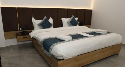 Gulmohar Resort Room Type - Deluxe Double Room
