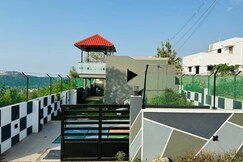 Vetrivel Mountain resorts