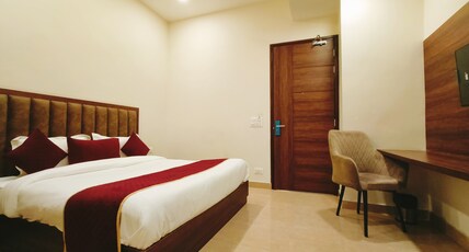 Pineberry Hotels Room Type - Deluxe Room